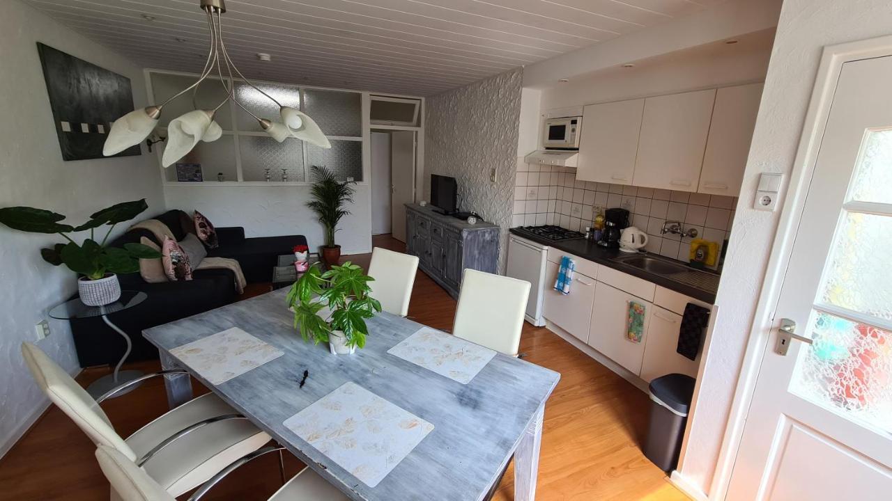 Roos Guesthouse Holiday Appartements 팔켄뷔르흐안더횔 외부 사진